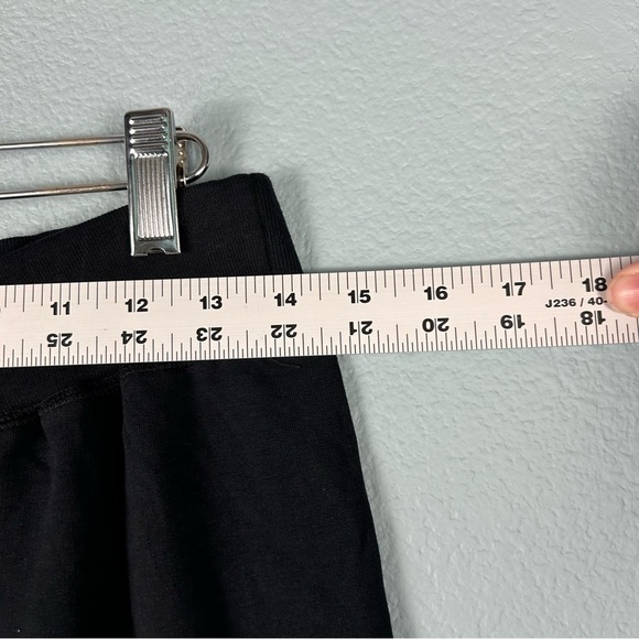 Chico's Zenergy Black Wide Leg Embroidered Jersey Cotton Pants Women's Size 1 - Picture 6 of 9